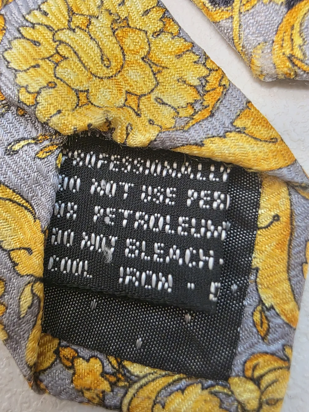 Vintage Gianni Versace 100% Silk Tie Medusa Baroque Black Gold Gray Italy